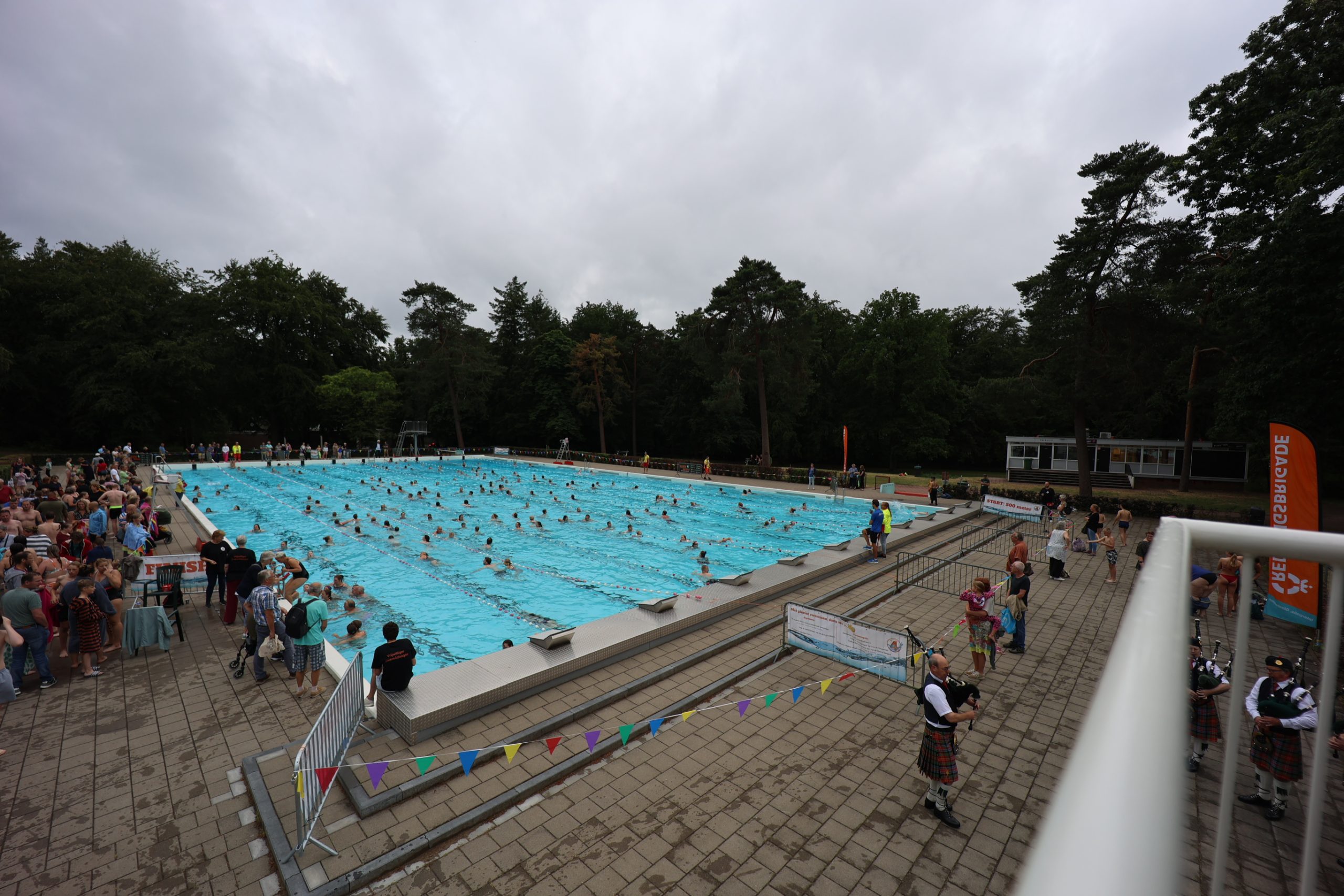 Impressie 50e editie Zwem4daagse Apeldoorn